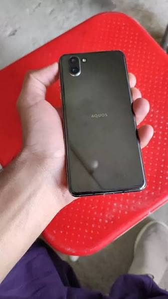 Sharp Aquos R3