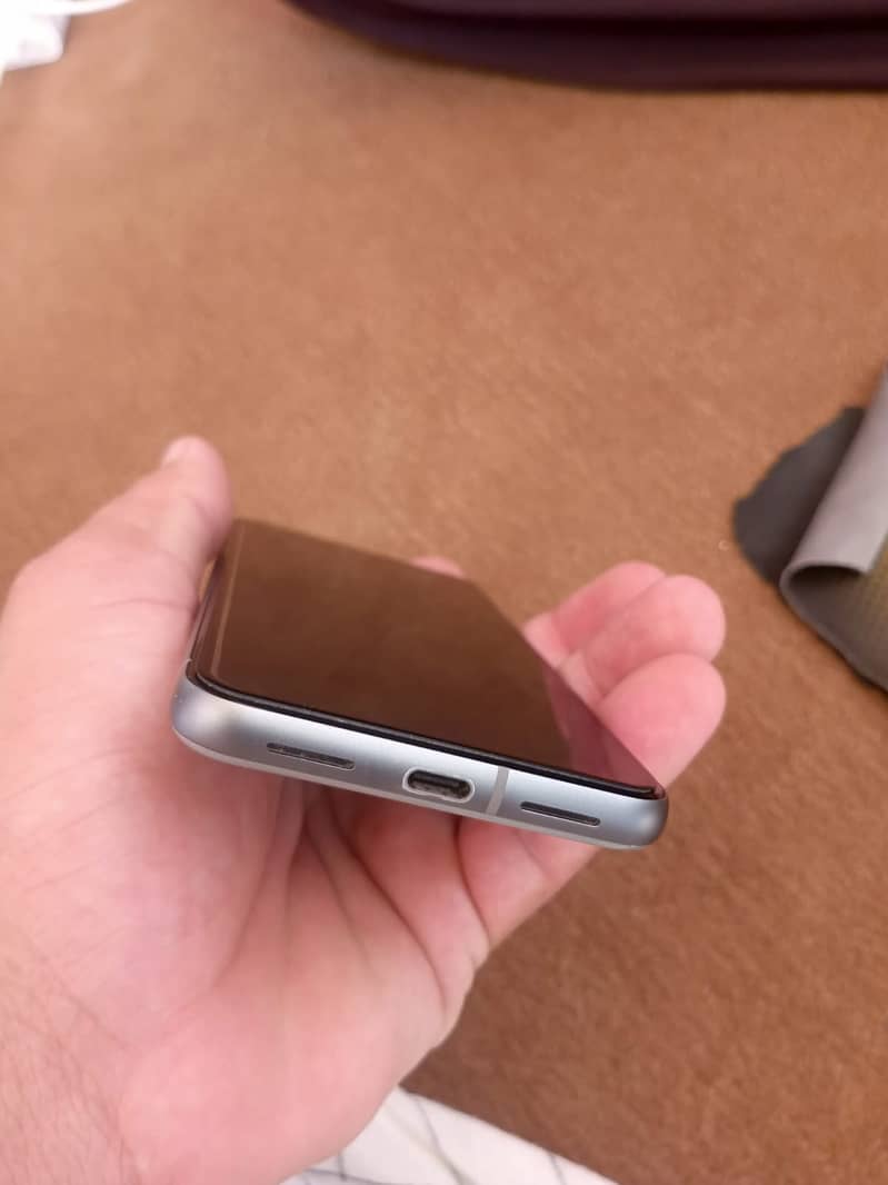 Google Pixel 8 3