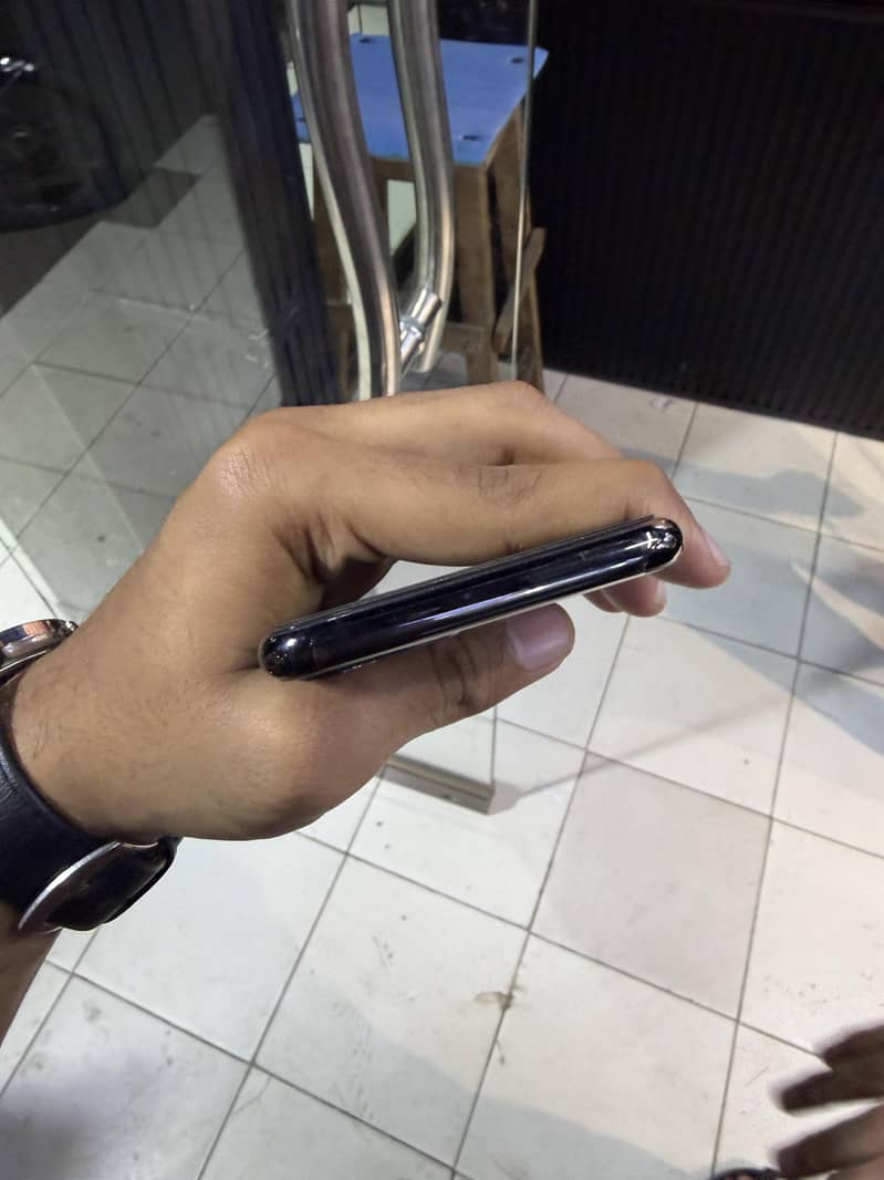 Apple iPhone 11 Pro 5