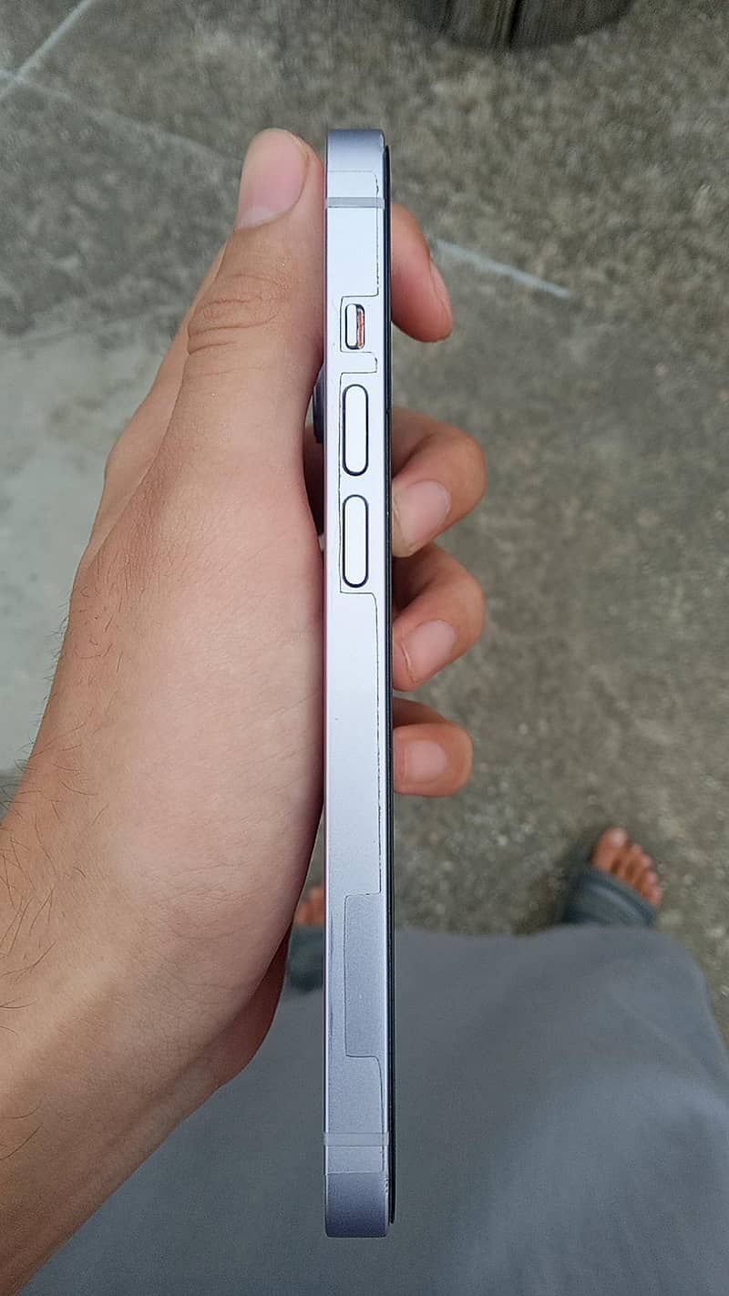 Apple iPhone 14 4