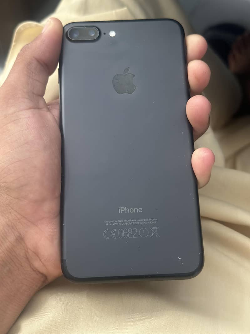 Apple iPhone 7 Plus 0