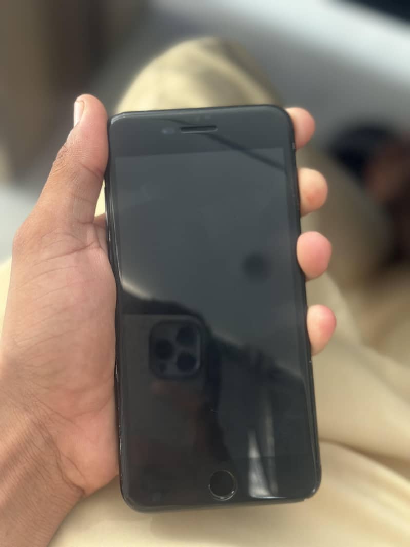 Apple iPhone 7 Plus 5