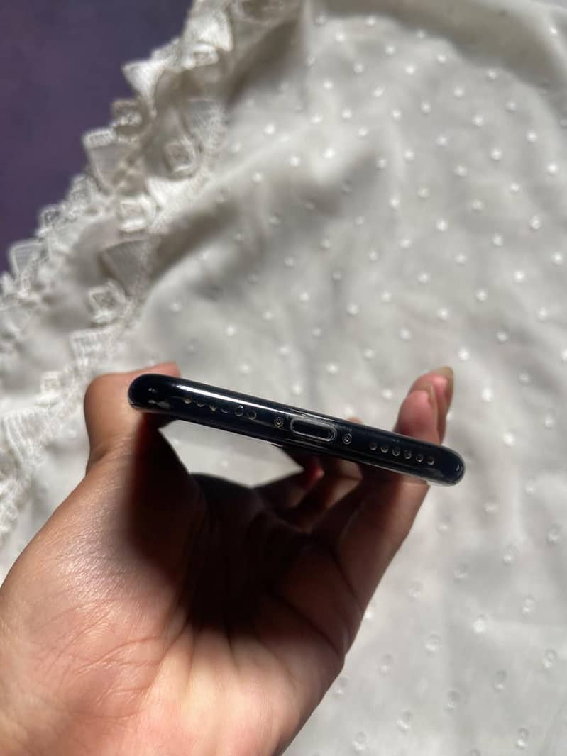 Apple iPhone 7 1