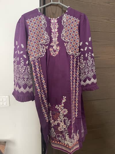 3 piece lawn embroidered with silk dopatta