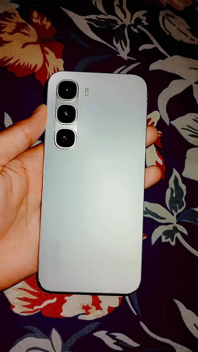 INFINIX HOT 60 PRO 8 128GB WITH BOX CHARGER