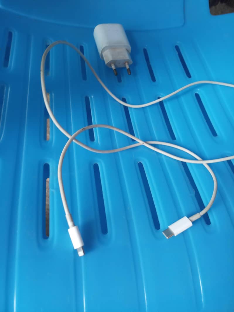 iPhone 14 pro max cable 2