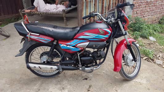 bike mein Koi masla Nahin hai aalu ke bike hai condition bahut acchi