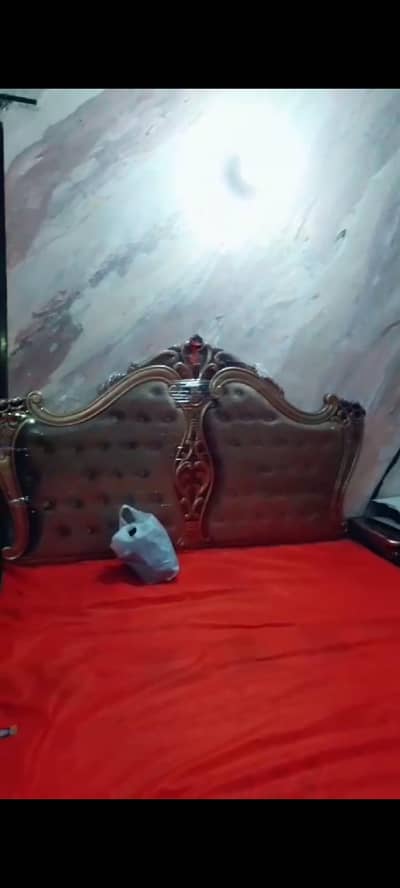 king size bed with deco polish