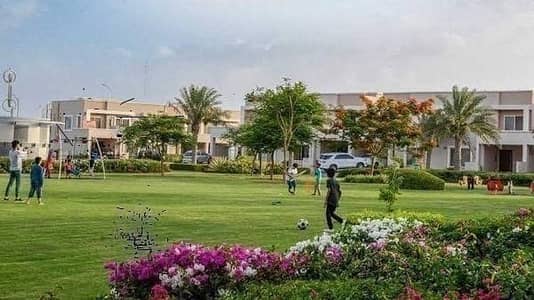 3 Bed DDL 200sq Yd Villa FOR SALE. All Amenities Nearby Including Parks, Mosques And Gallery