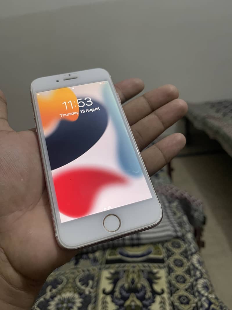 Apple iPhone 7 1