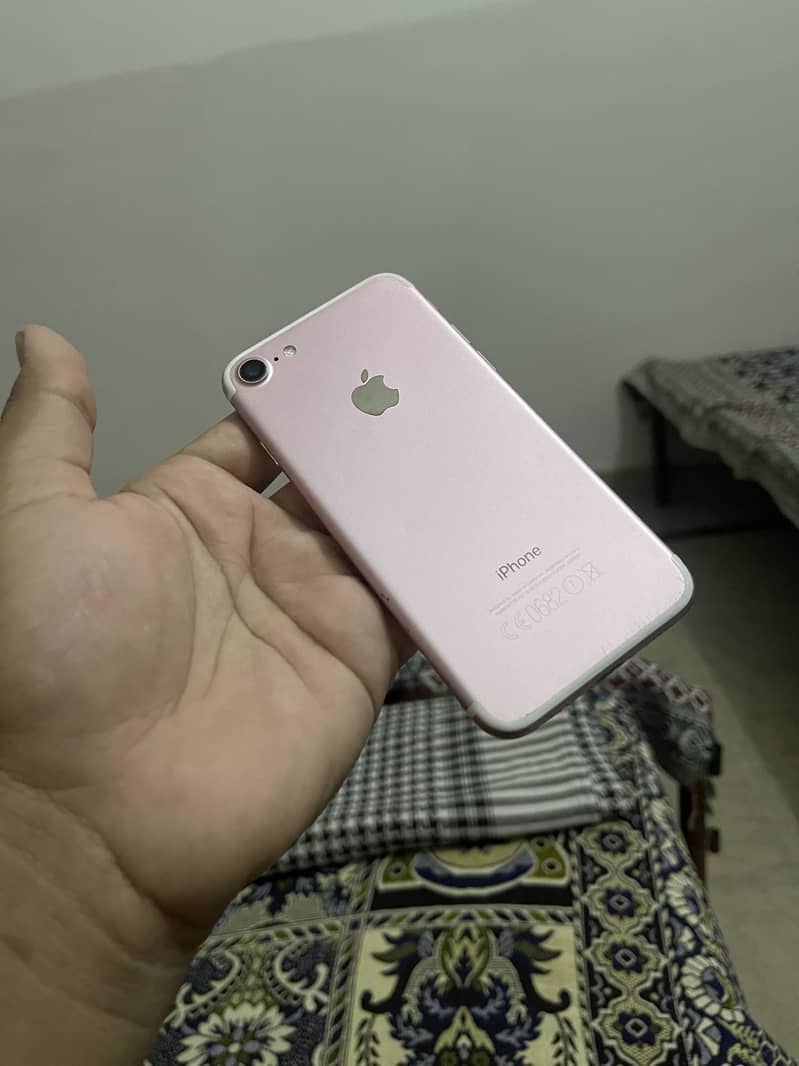 Apple iPhone 7 4