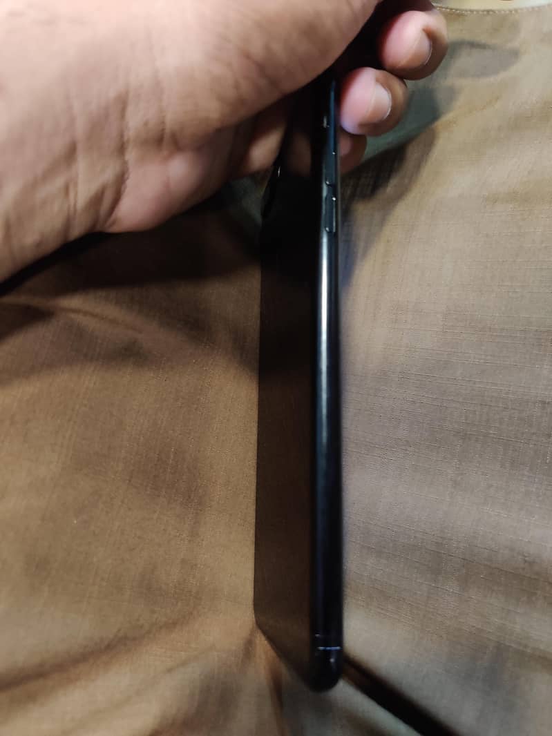 Apple iPhone 7 Plus 5