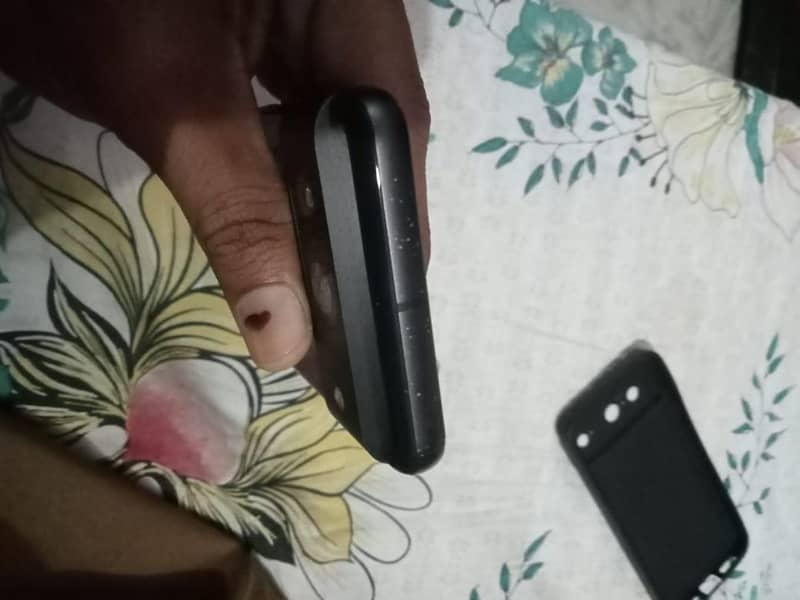 Google Pixel 8 2