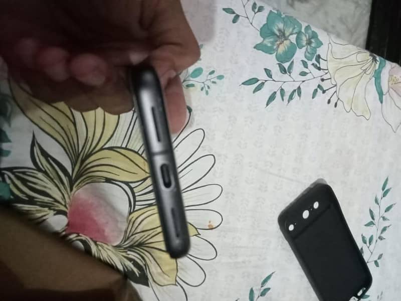 Google Pixel 8 3