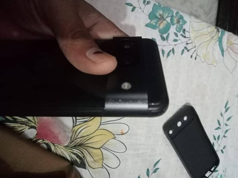 Google Pixel 8 4