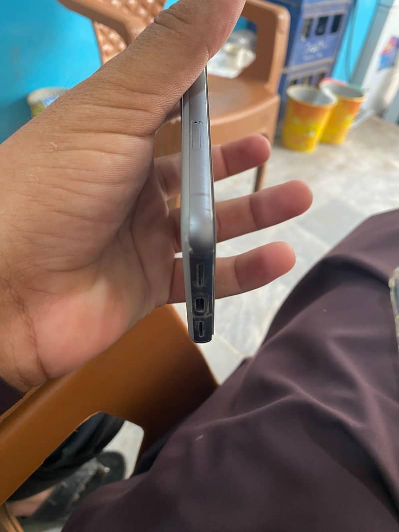 Google Pixel 8 2