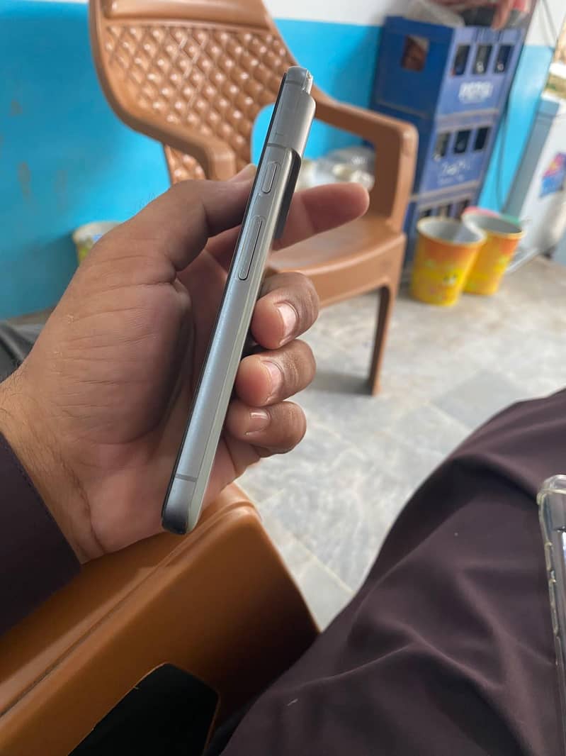 Google Pixel 8 5