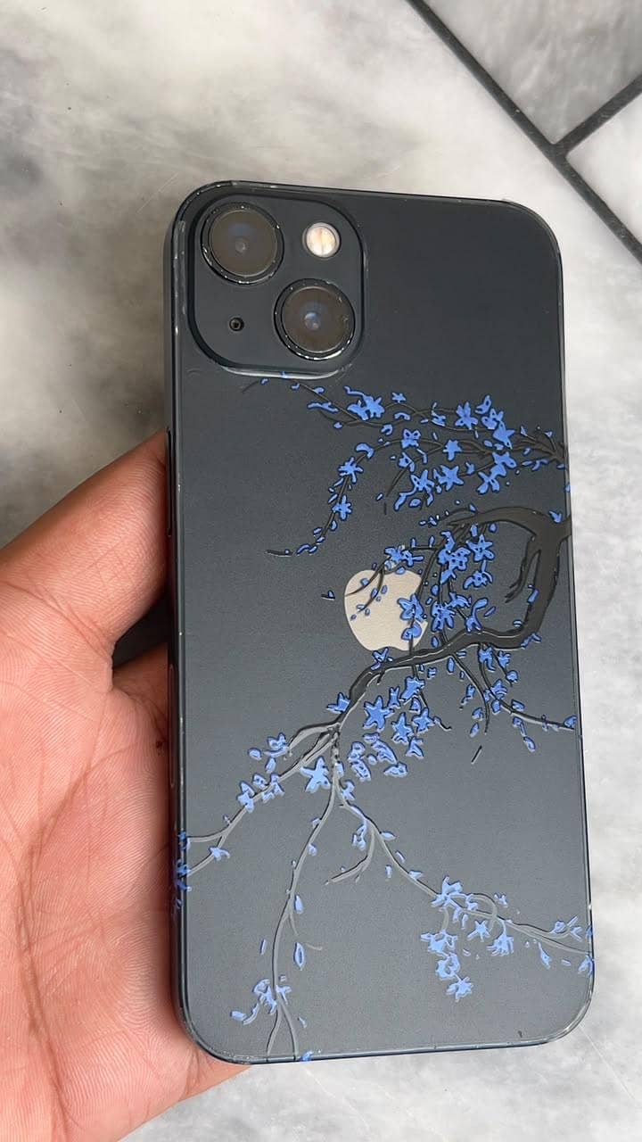 Apple iPhone 13 0