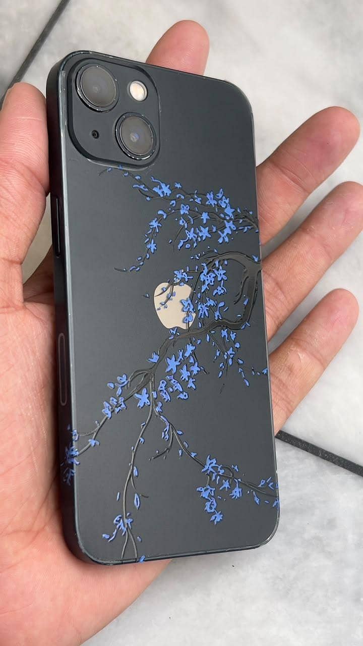 Apple iPhone 13 2