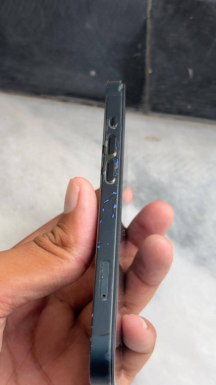 Apple iPhone 13 3