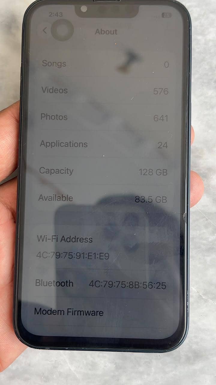 Apple iPhone 13 7