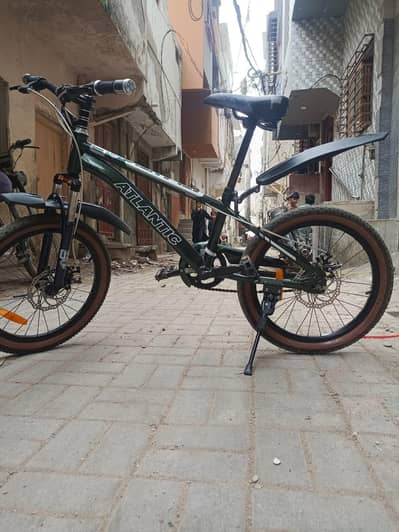 branded Atlantic cycle size 22