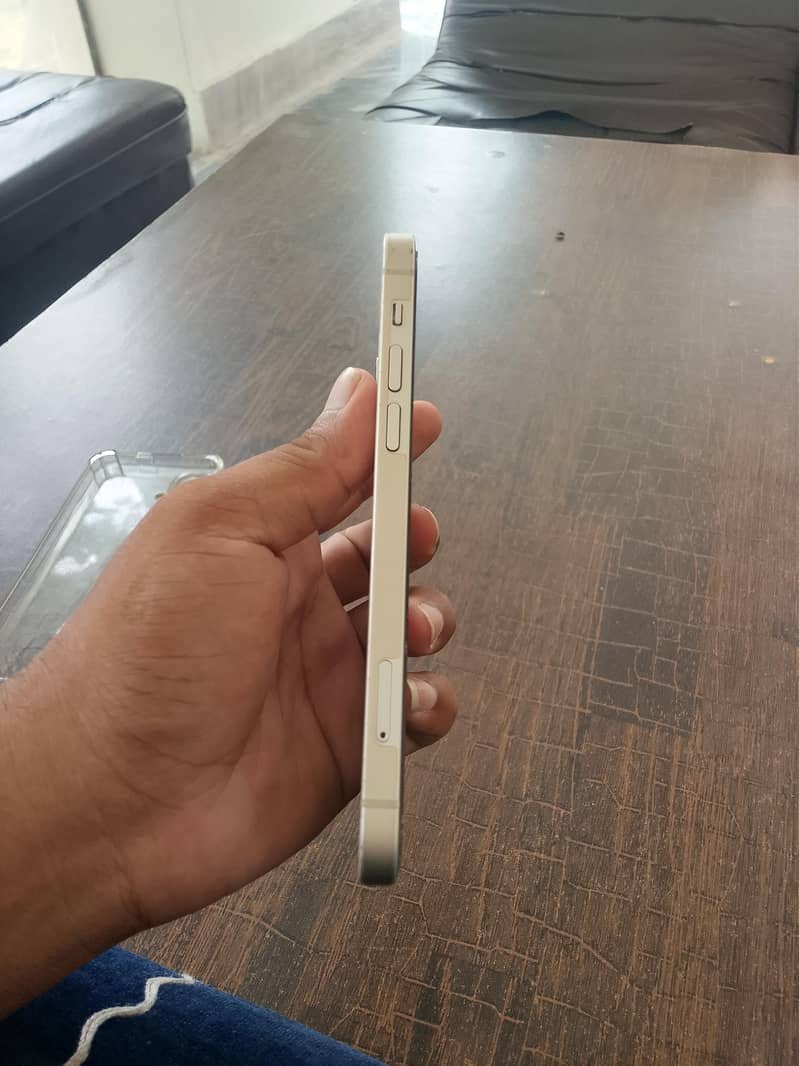Apple iPhone 12 3