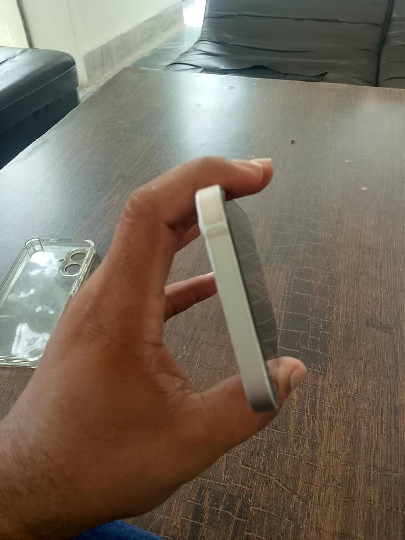 Apple iPhone 12 5