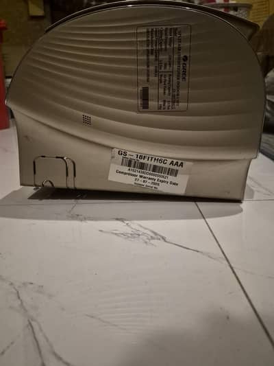 Gree 1.5 ton  inverter AC new condition in warranty available for Sale
