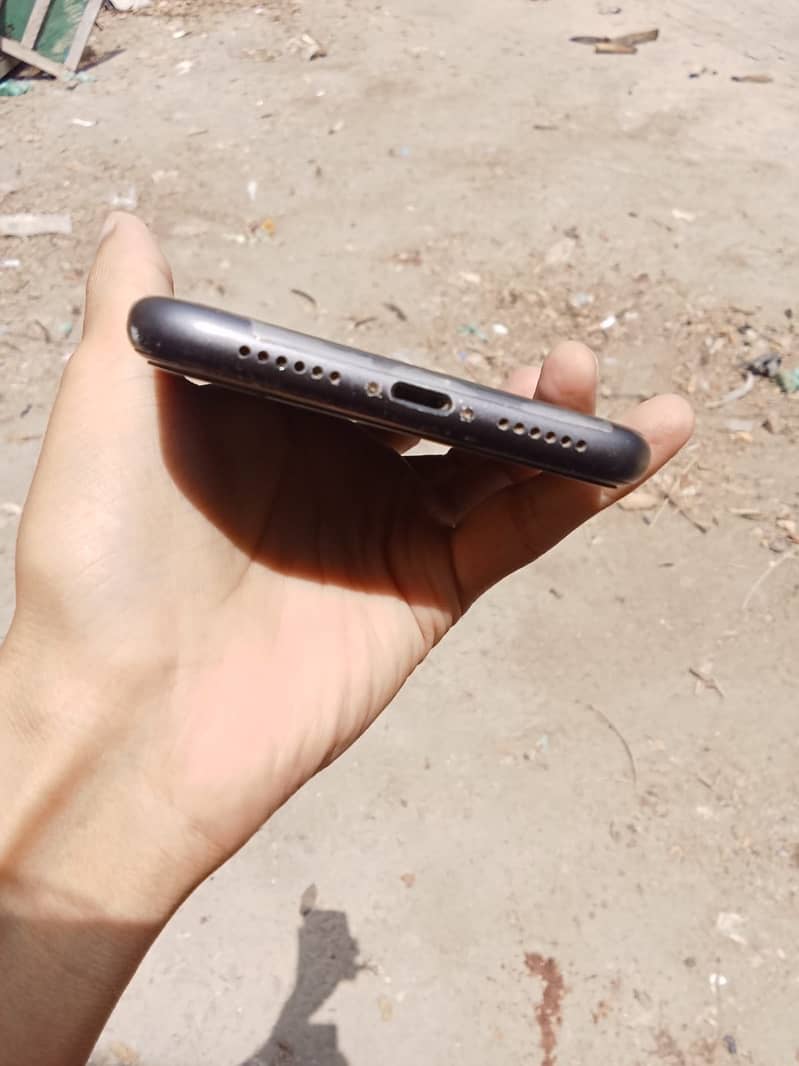 Apple iPhone 11 2