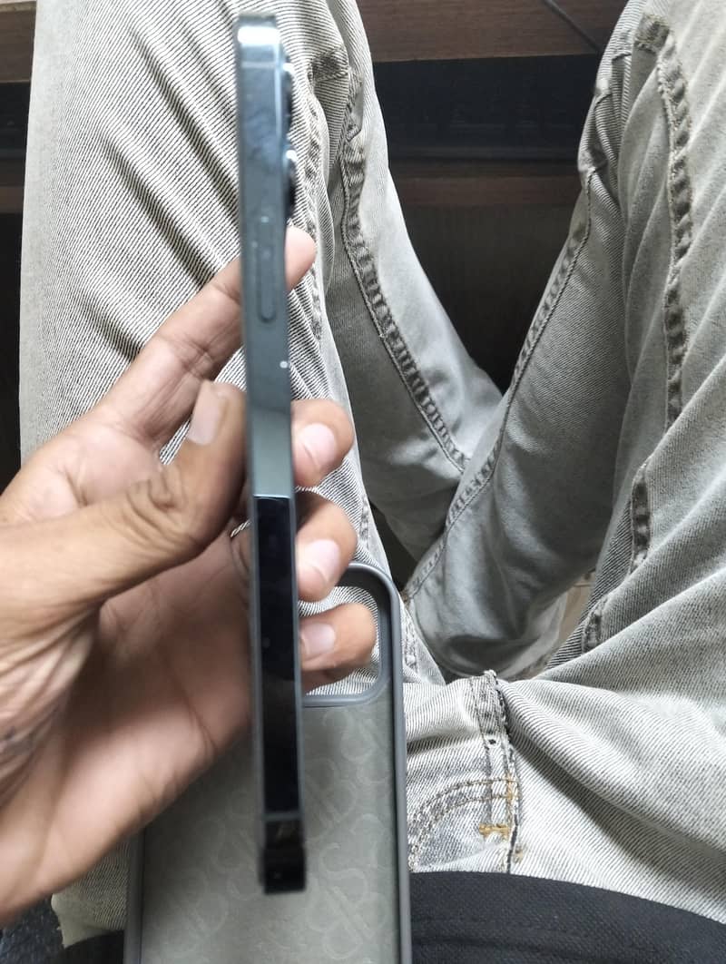 Apple iPhone 12 Pro Max 1