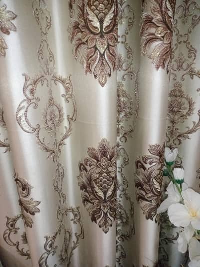 I want sell my silky texture curtains in excellent condition