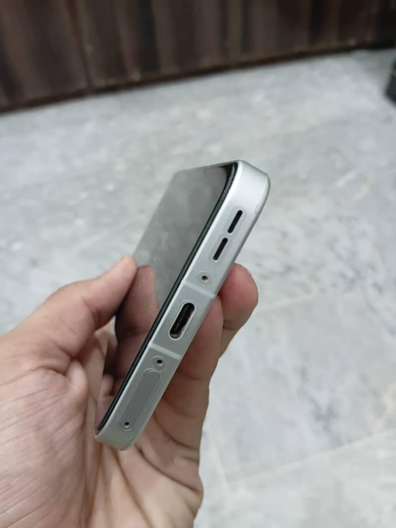 One Plus 13t 4