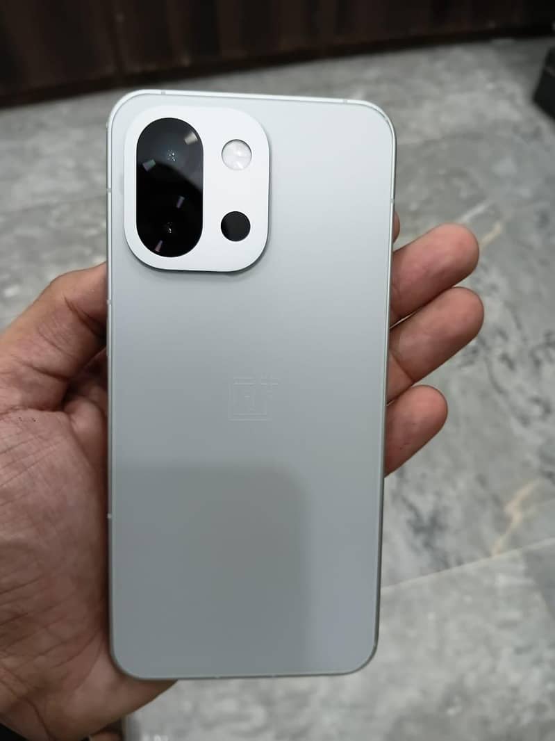 One Plus 13t 6