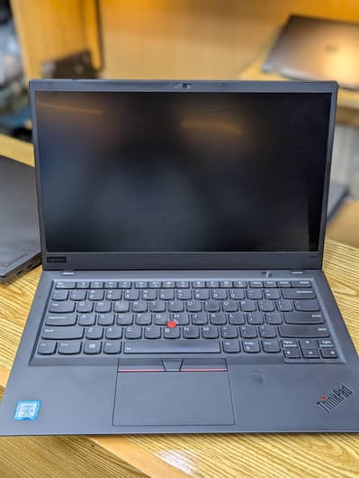 lenovo thinkpad x1 carbon i5 8 Gen  silmest laptop and light weight