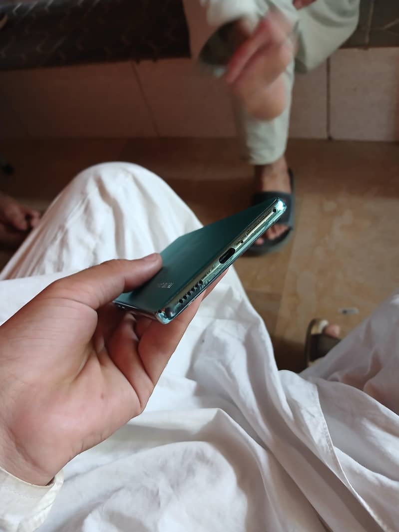 Tecno CAMON 40 1