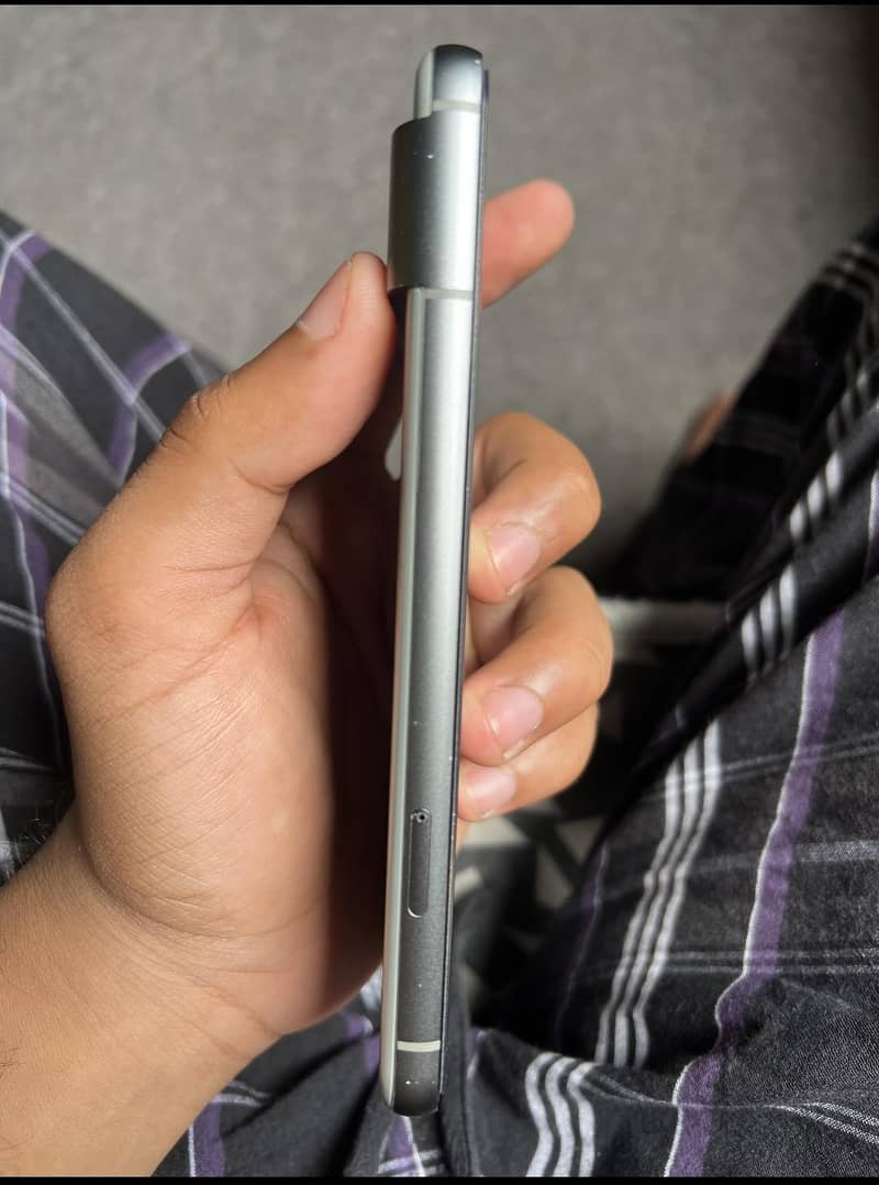 Google Pixel 8 4