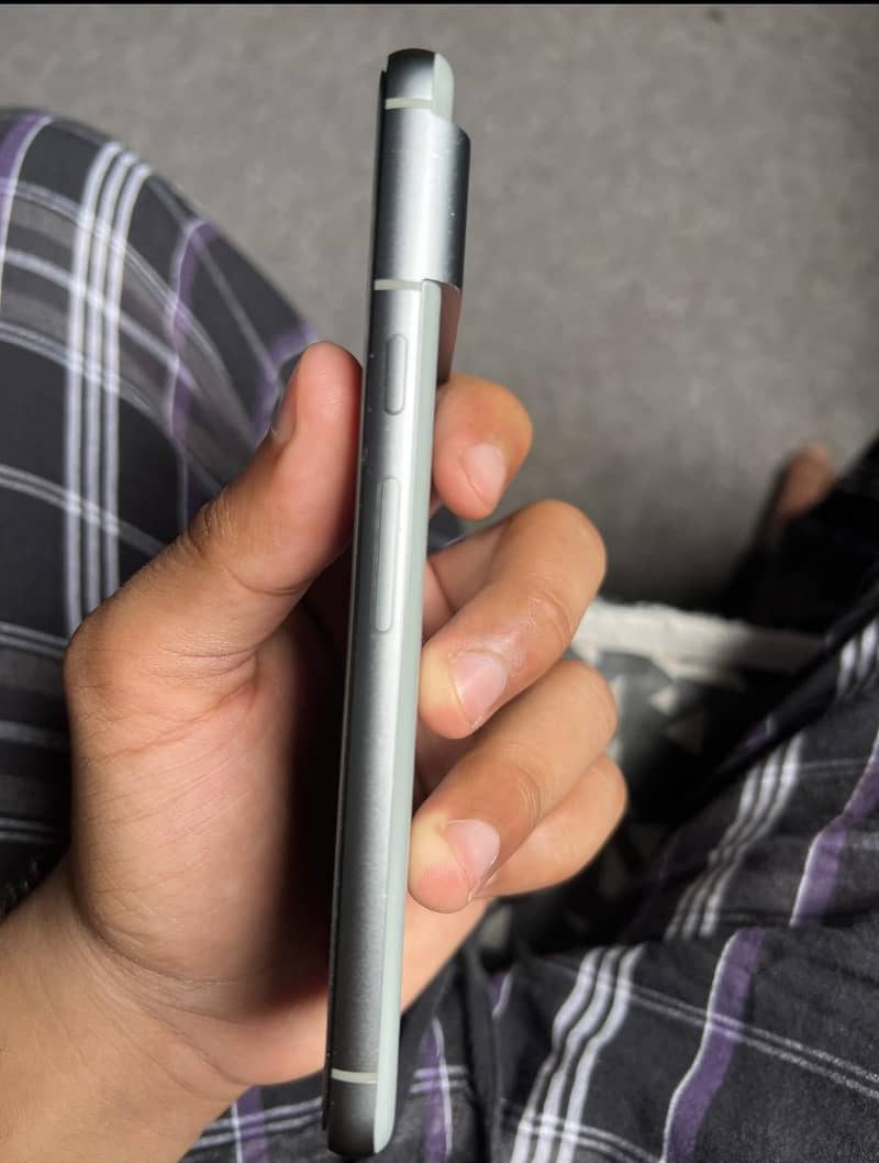 Google Pixel 8 5