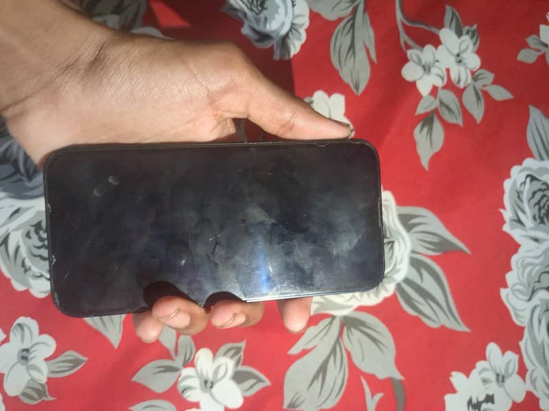Apple iPhone 13 2