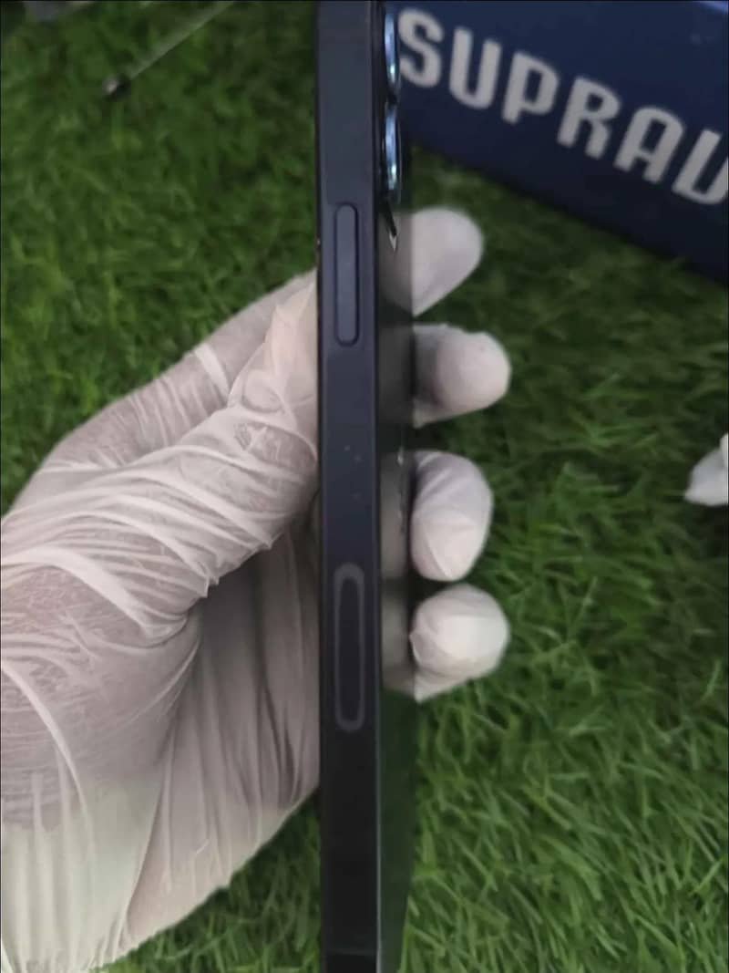Apple iPhone 12 3