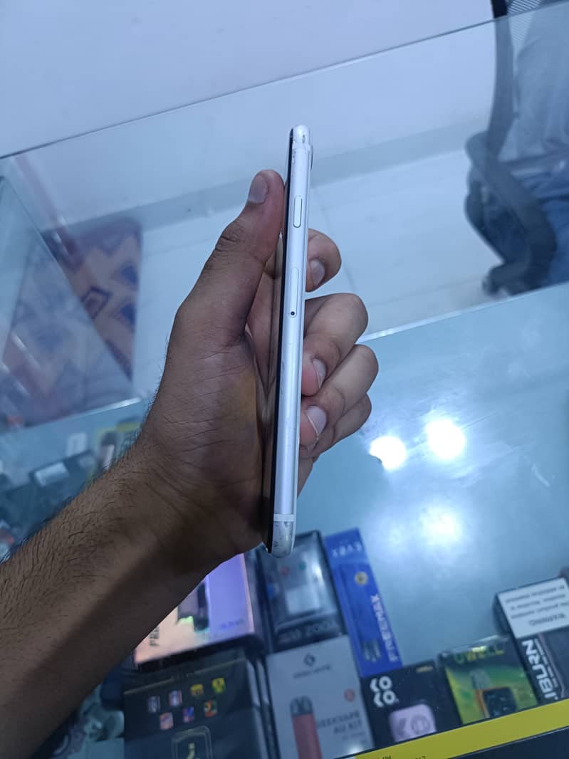 Apple iPhone SE 4