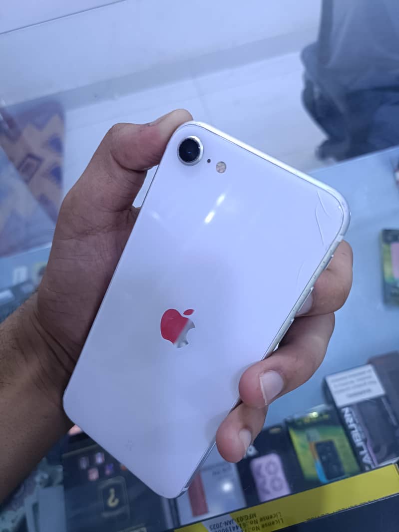 Apple iPhone SE 6
