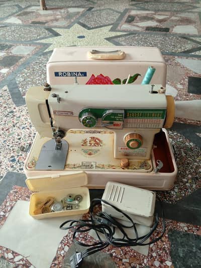 Vintage Sewing Machines (Robina & Janome)