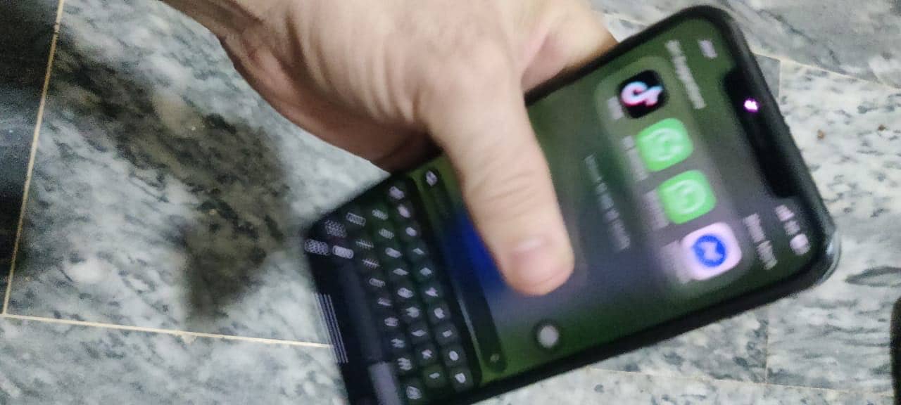 iPhone 11 pro max 4