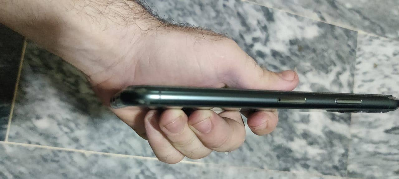 iPhone 11 pro max 7