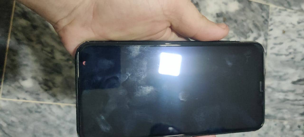 iPhone 11 pro max 8