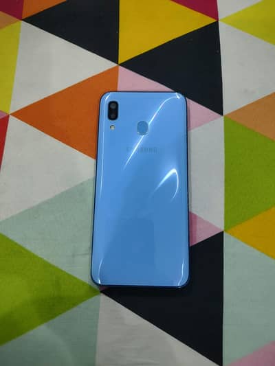 Samsung A30 official pta approved 4/64 All okay 03188264599