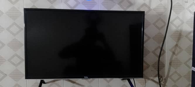 TCL Android Smart LED TV — Excellent Condition