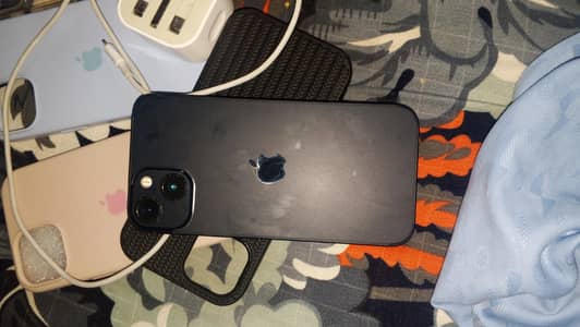 Apple iPhone 13