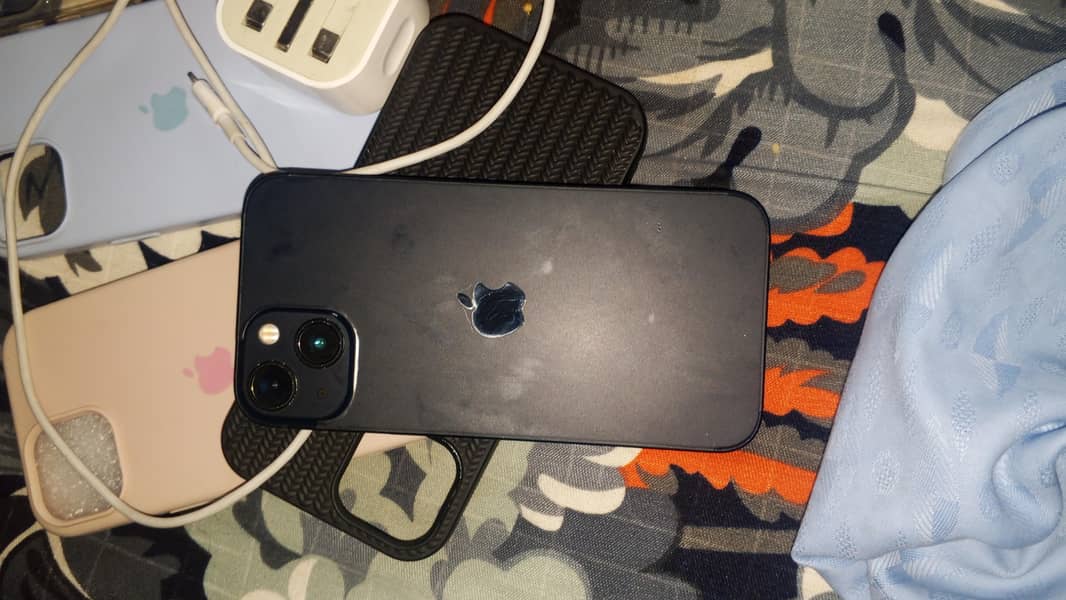 Apple iPhone 13 0
